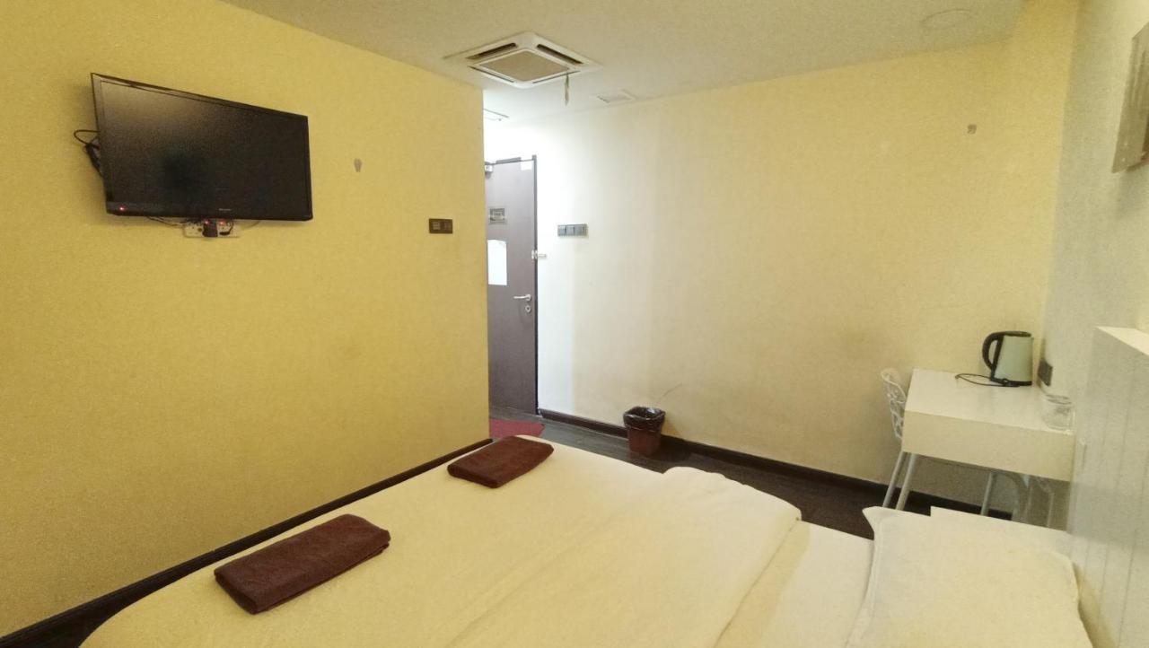 Oyo 90457 Borneo Eco-House Hashtag 12 Boutique Hotel Kota Kinabalu Exterior foto