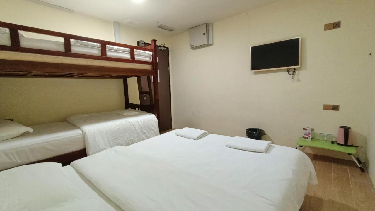 Oyo 90457 Borneo Eco-House Hashtag 12 Boutique Hotel Kota Kinabalu Exterior foto